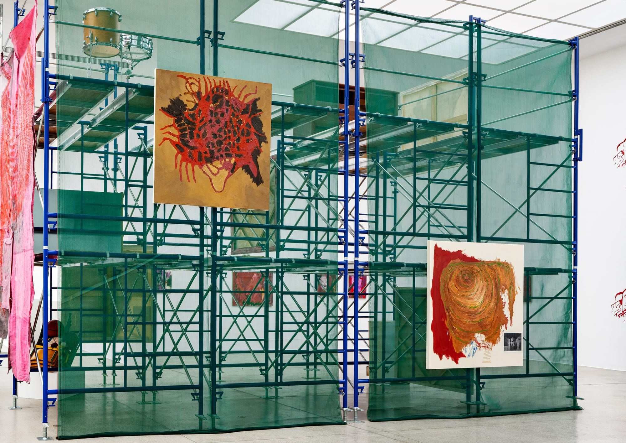 Duane Linklater, mâcistan, installation view